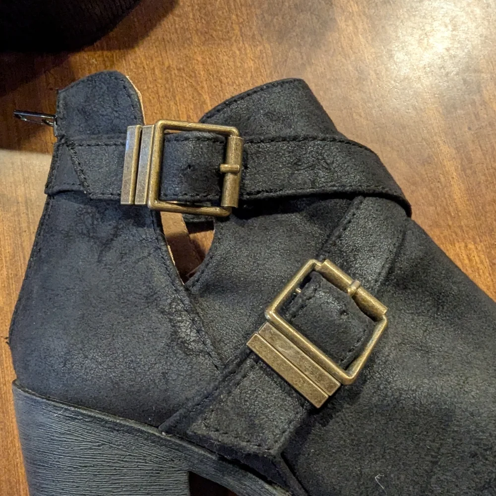 Black Ankle Boots with Chunky Heel and Gold‎ Buckles